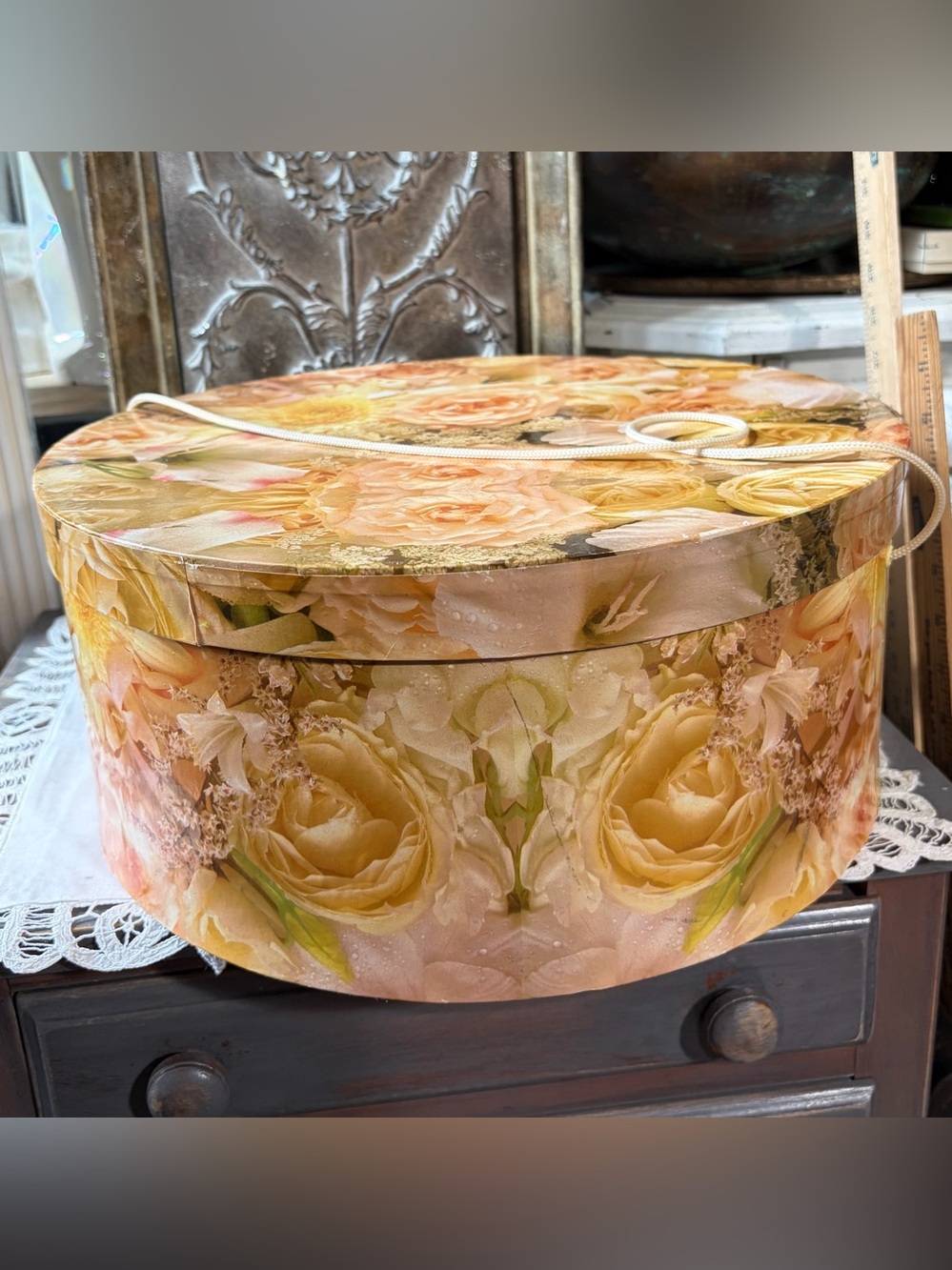 Vintage 1980s yellow floral large hatbox